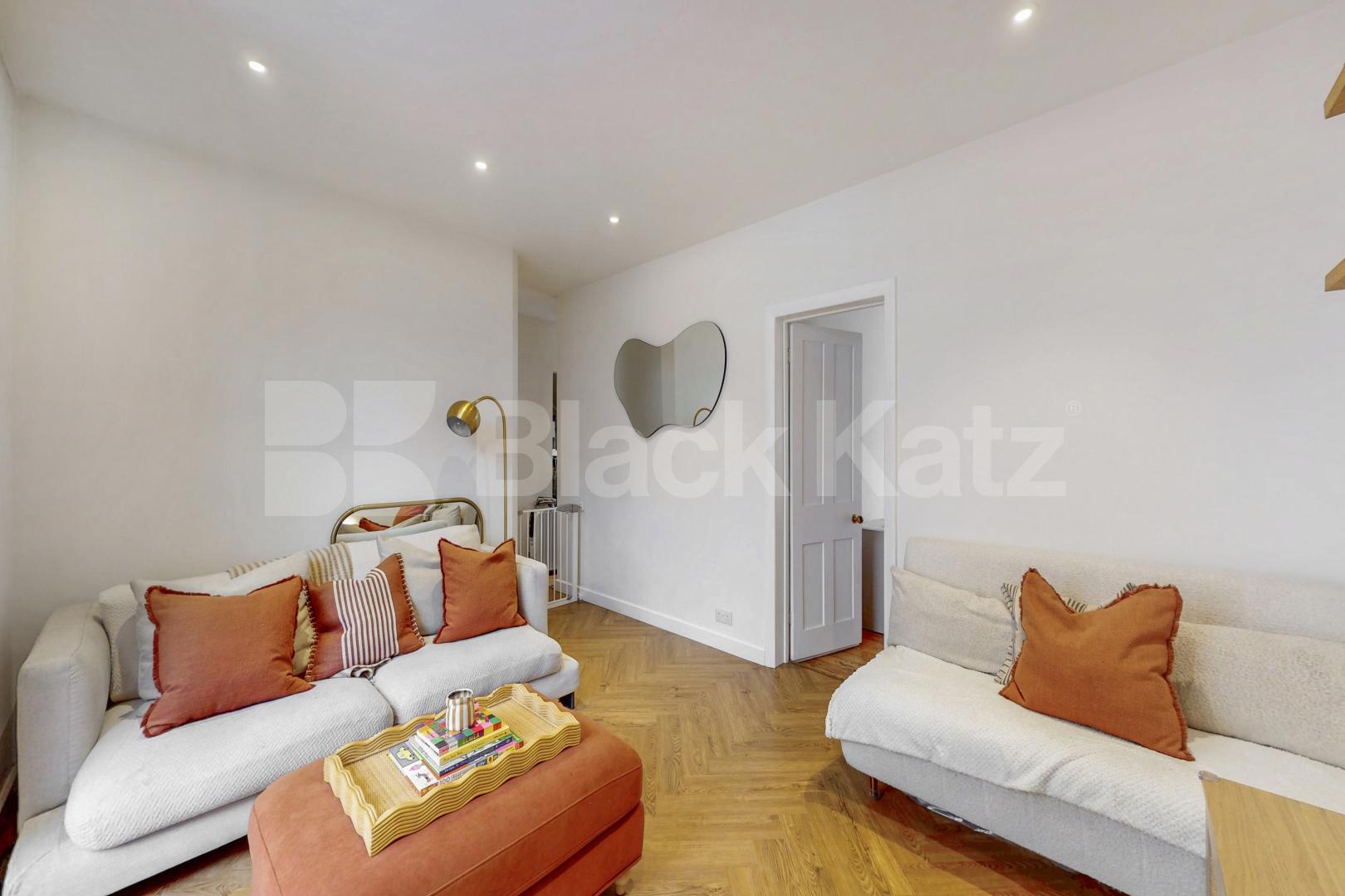 Stylish & contemporary maisonette flooded with natural light  Odger Street, Battersea 